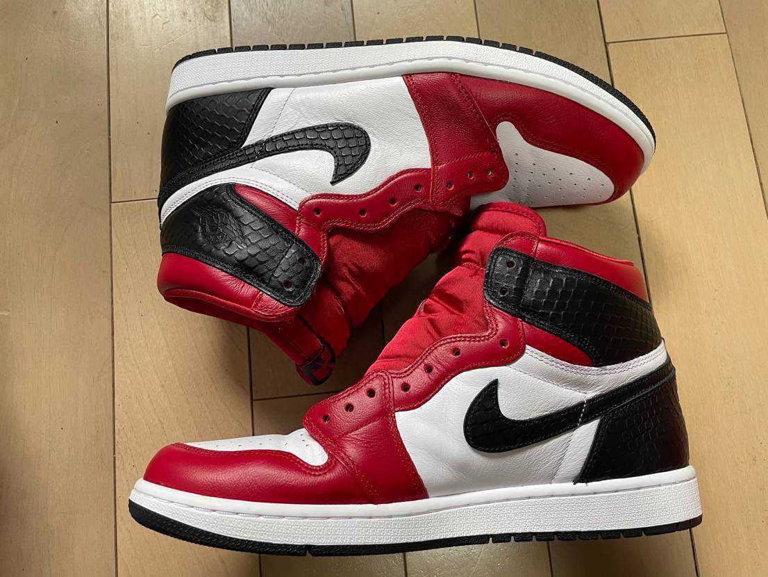 Nike Women's Air Jordan 1 High OG "Satin Red"