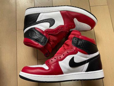 Nike Women's Air Jordan 1 High OG "Satin Red"