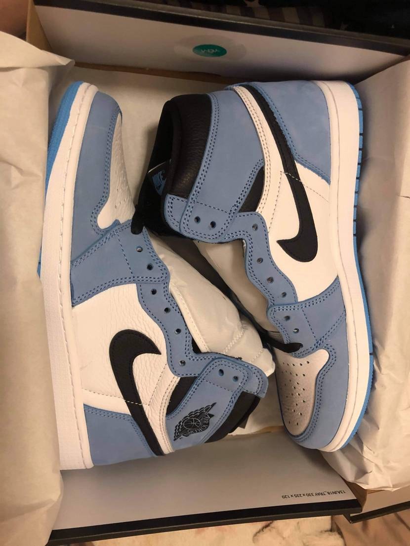 Nike Air Jordan 1 High OG "University Blue"