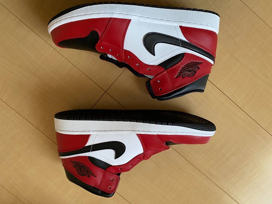 Nike Air Jordan 1 Mid "Chicago Black Toe"