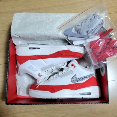Nike Air Jordan 3 Retro "Tinker White/University Red"