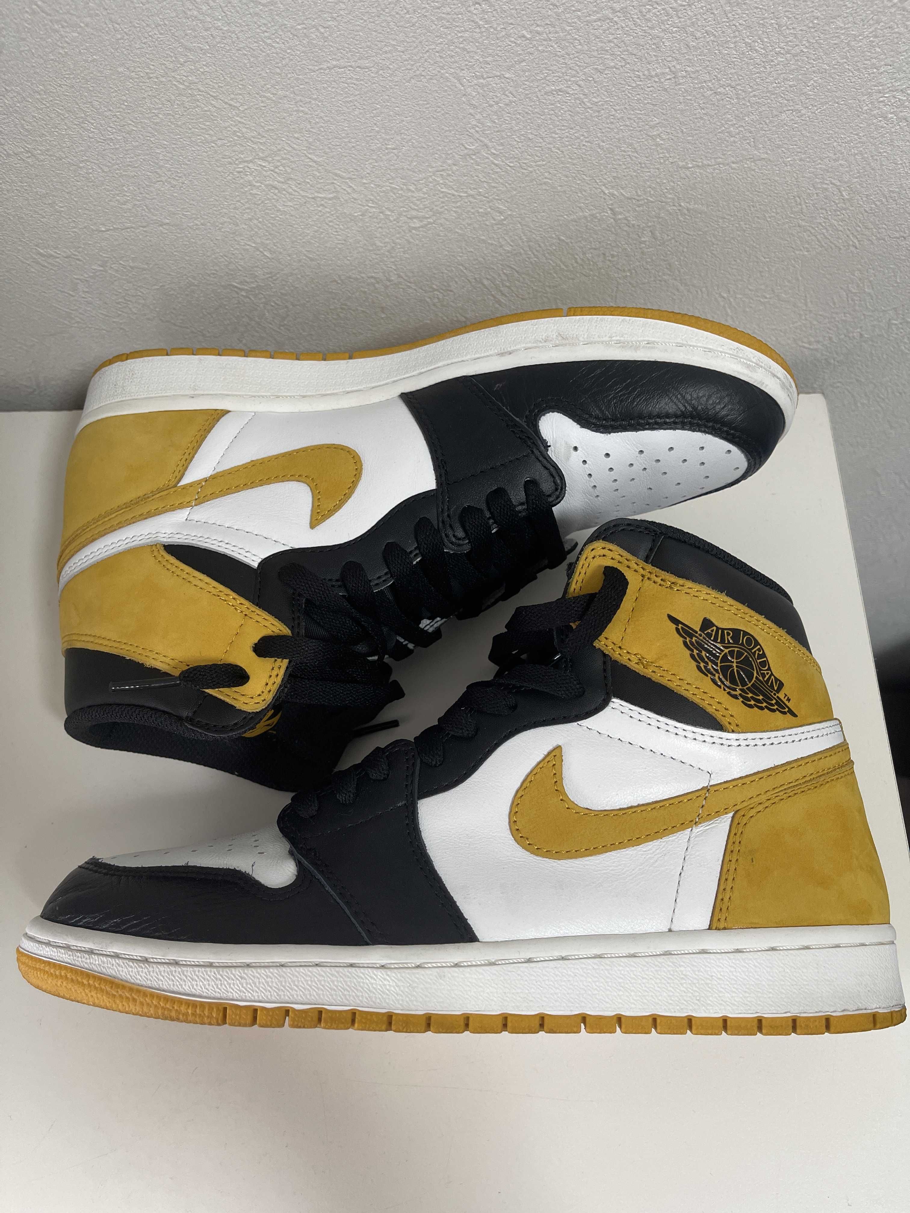 Nike Air Jordan 1 Retro High OG "Black Toe/Yellow Ochre"