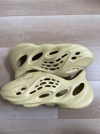 adidas YEEZY Foam Runner "Sulfur"