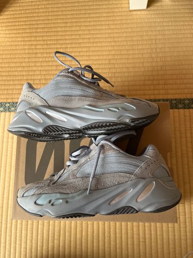 Adidas yeezy hospital blue quartz hotsell