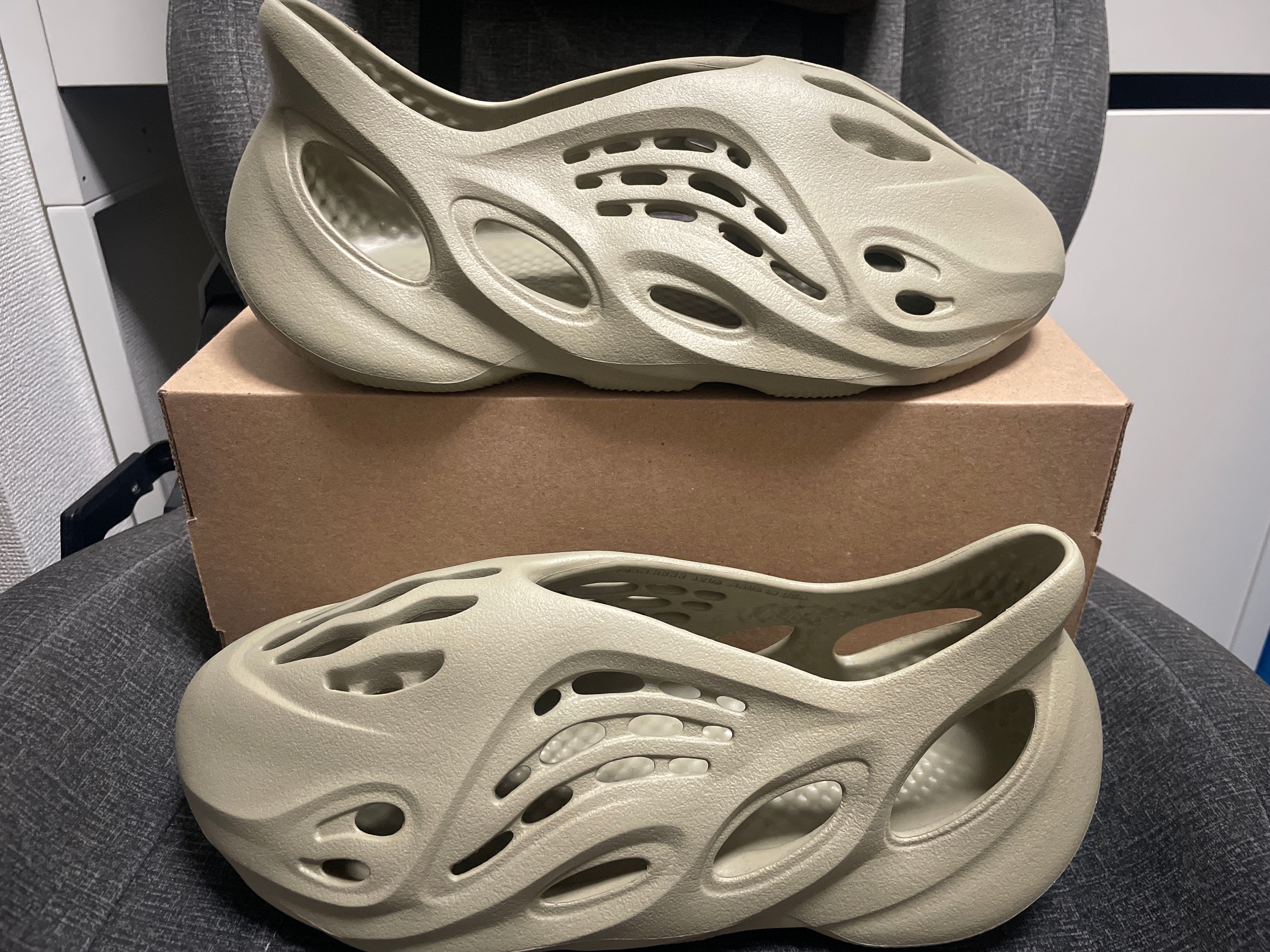 adidas YEEZY Foam Runner "Stone Salt"