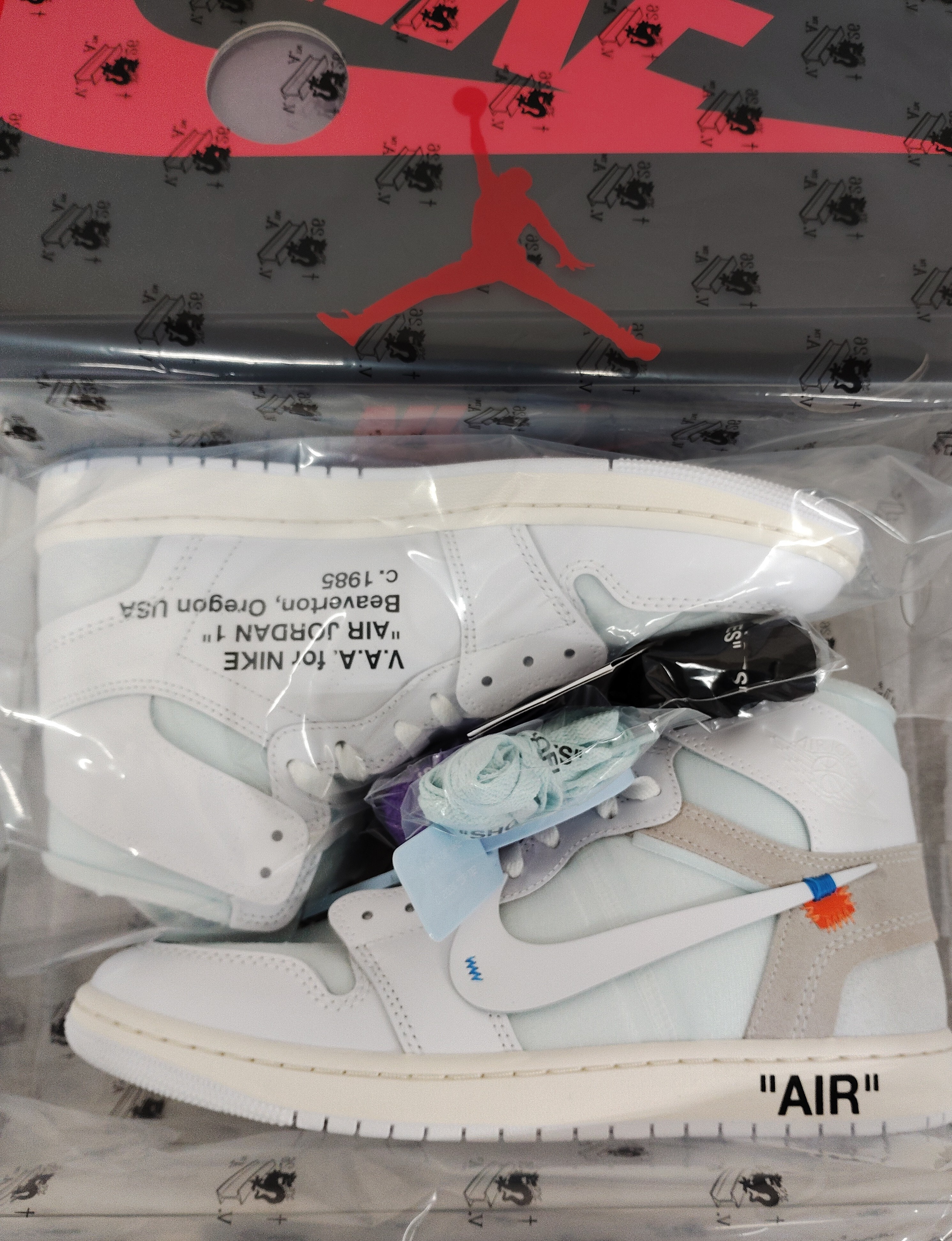 Virgil Abloh Archive (V.A.A.) × Nike Air Jordan 1 Retro High OG "Alaska"