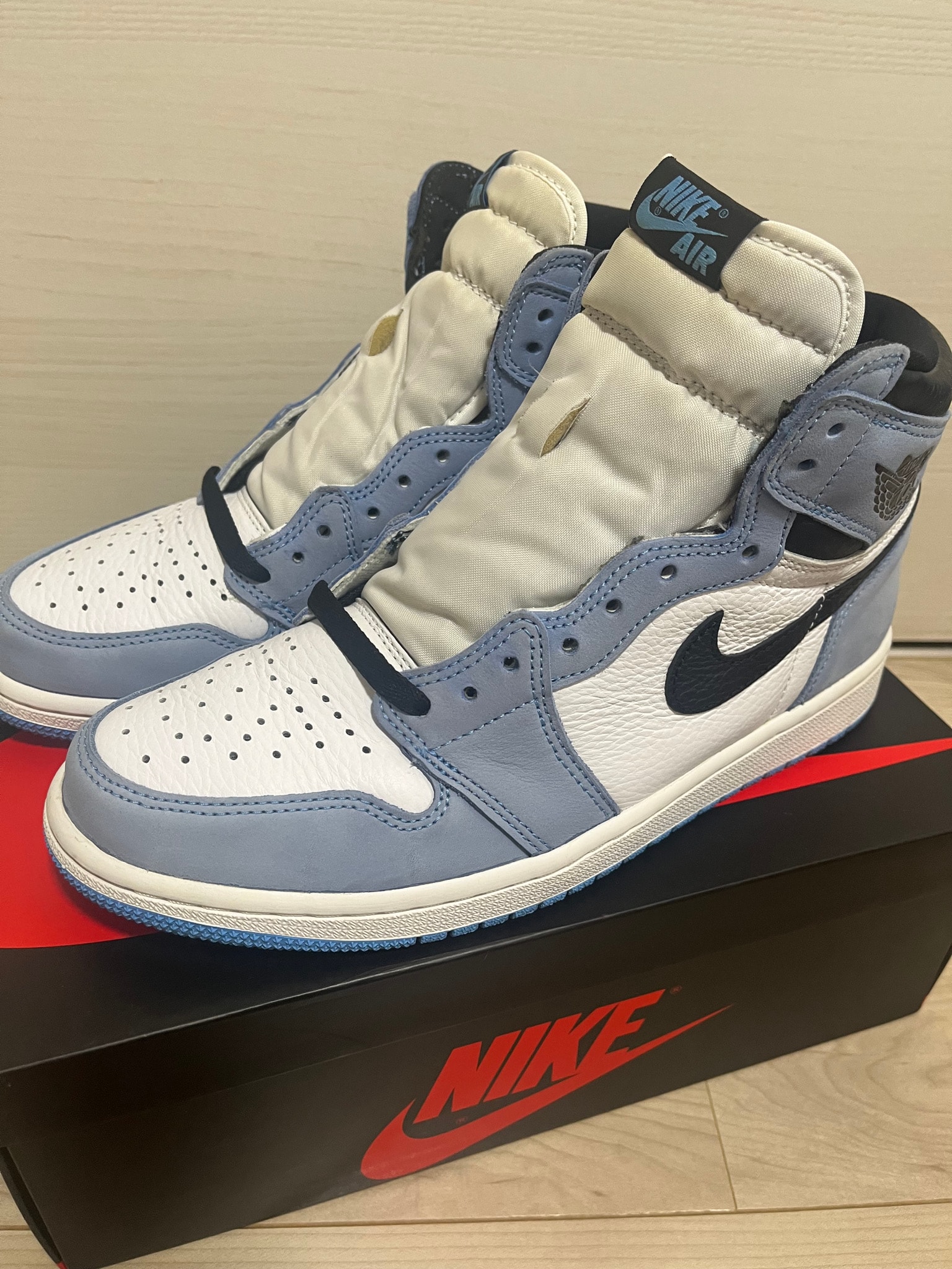 Nike Air Jordan 1 High OG "University Blue"