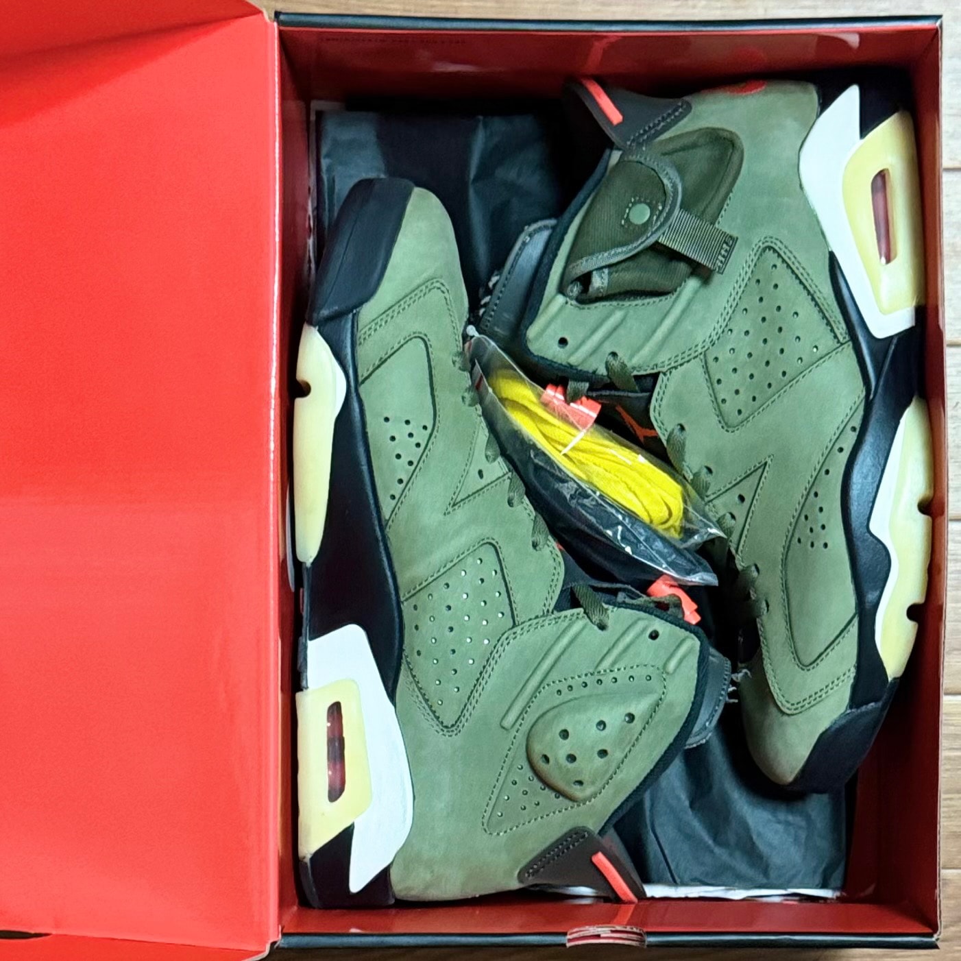 Travis Scott × Nike Air Jordan 6 Retro "Medium Olive"