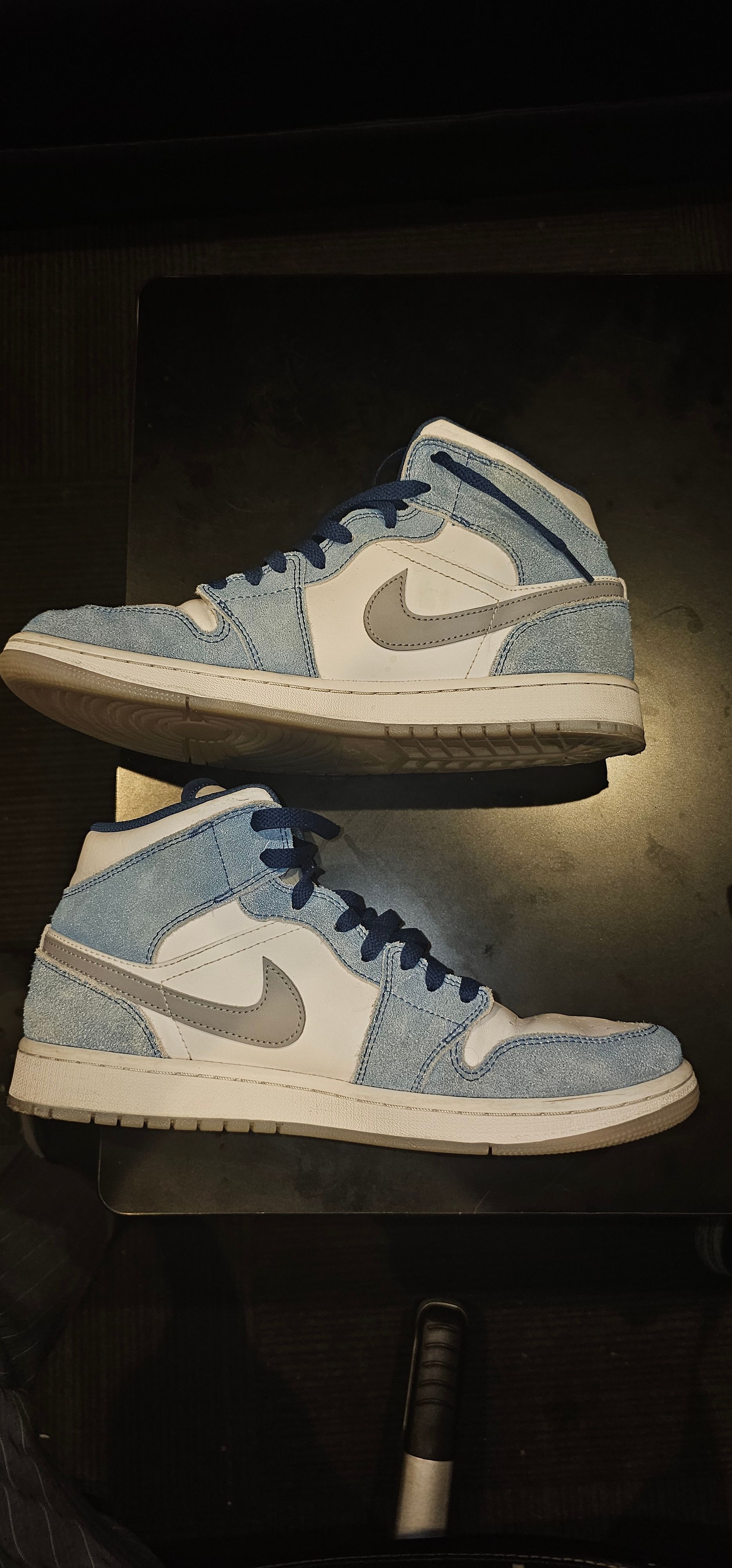 Nike Air Jordan 1 Mid SE "White/Hyper Royal/Red"