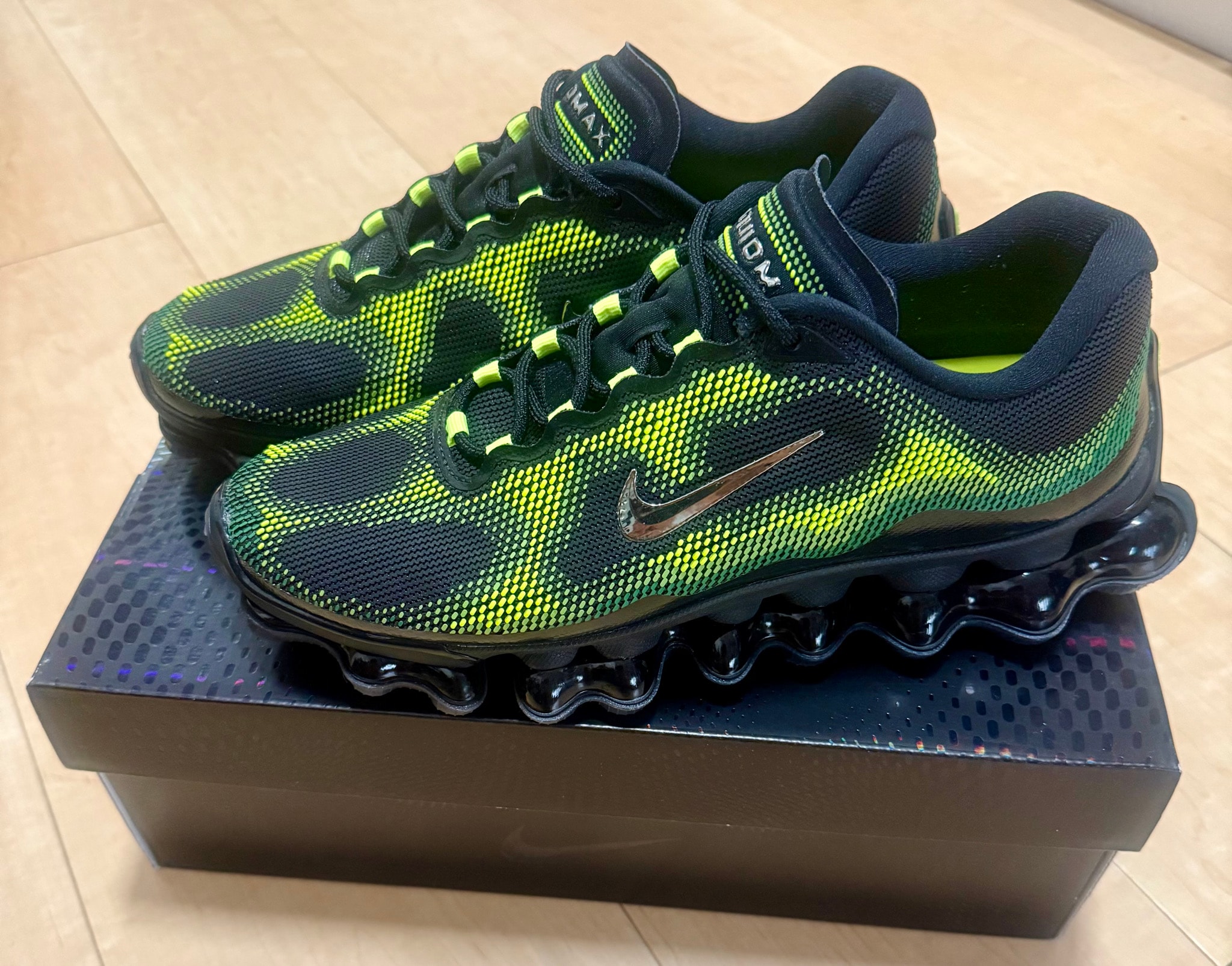 Nike Air Liquid Max "Radiant Green/Apple Green"
