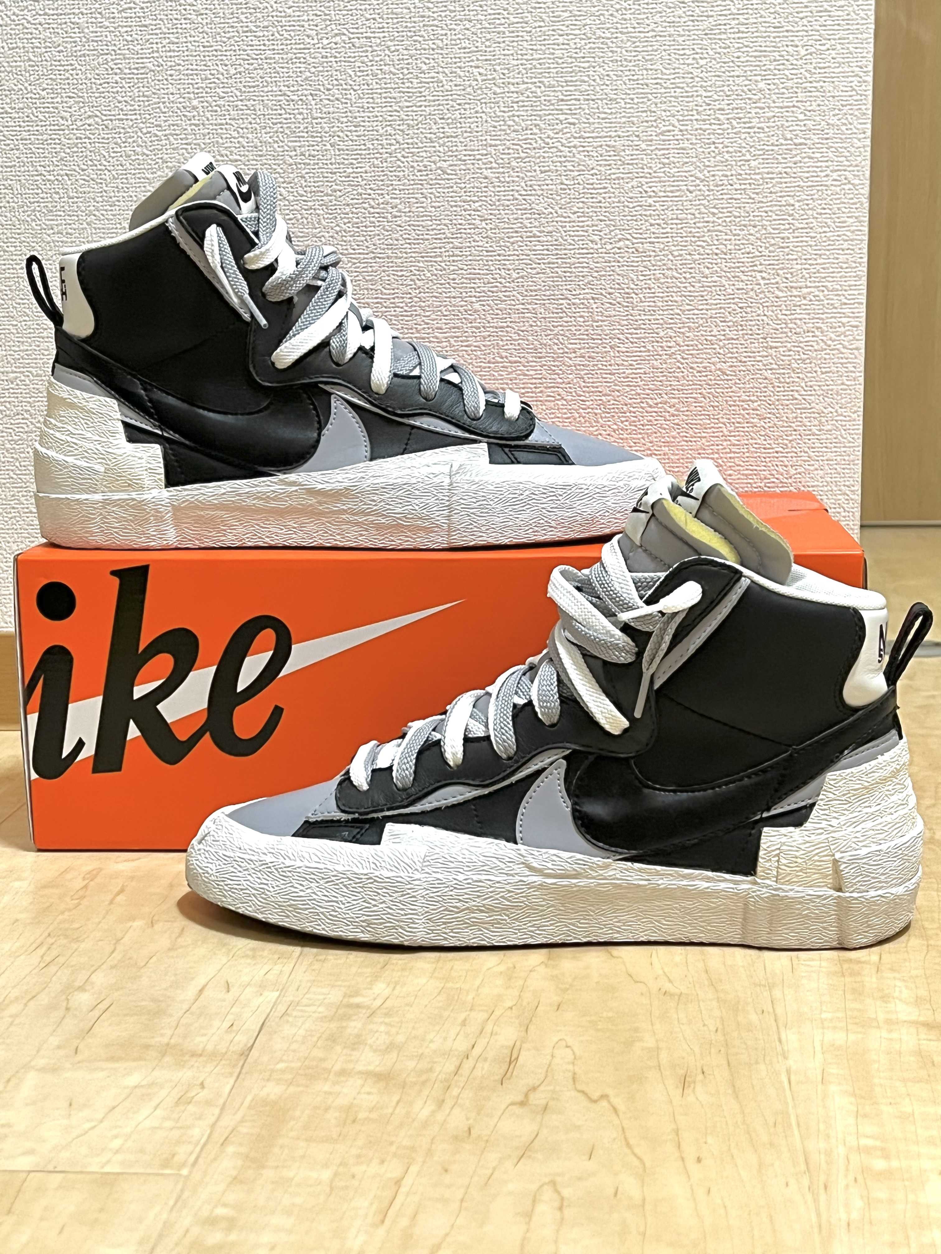 sacai × NIKE BLAZER MID "BLACK/WOLF GREY/WHITE"