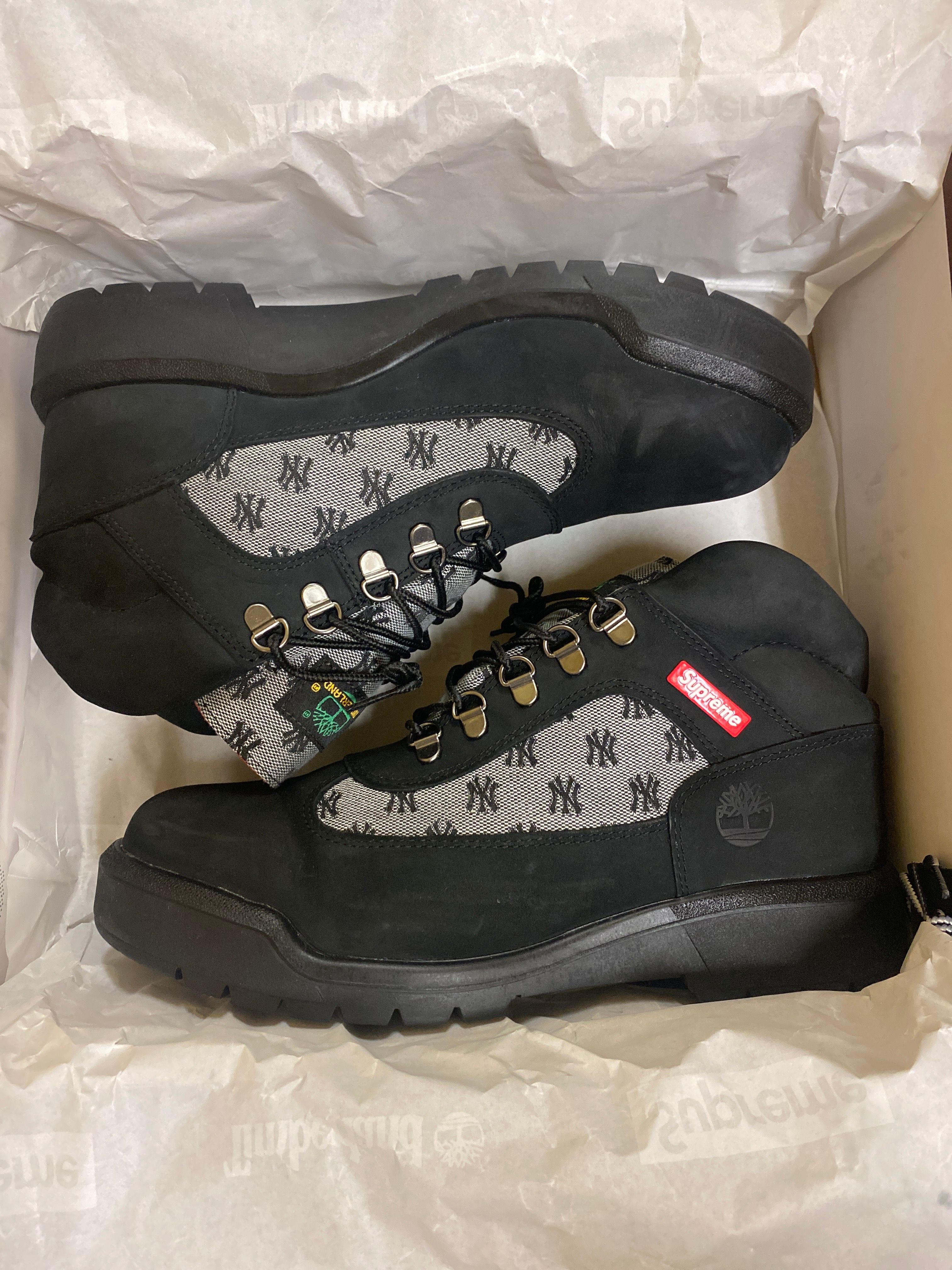 Supreme × Timberland Field Boot "Black"