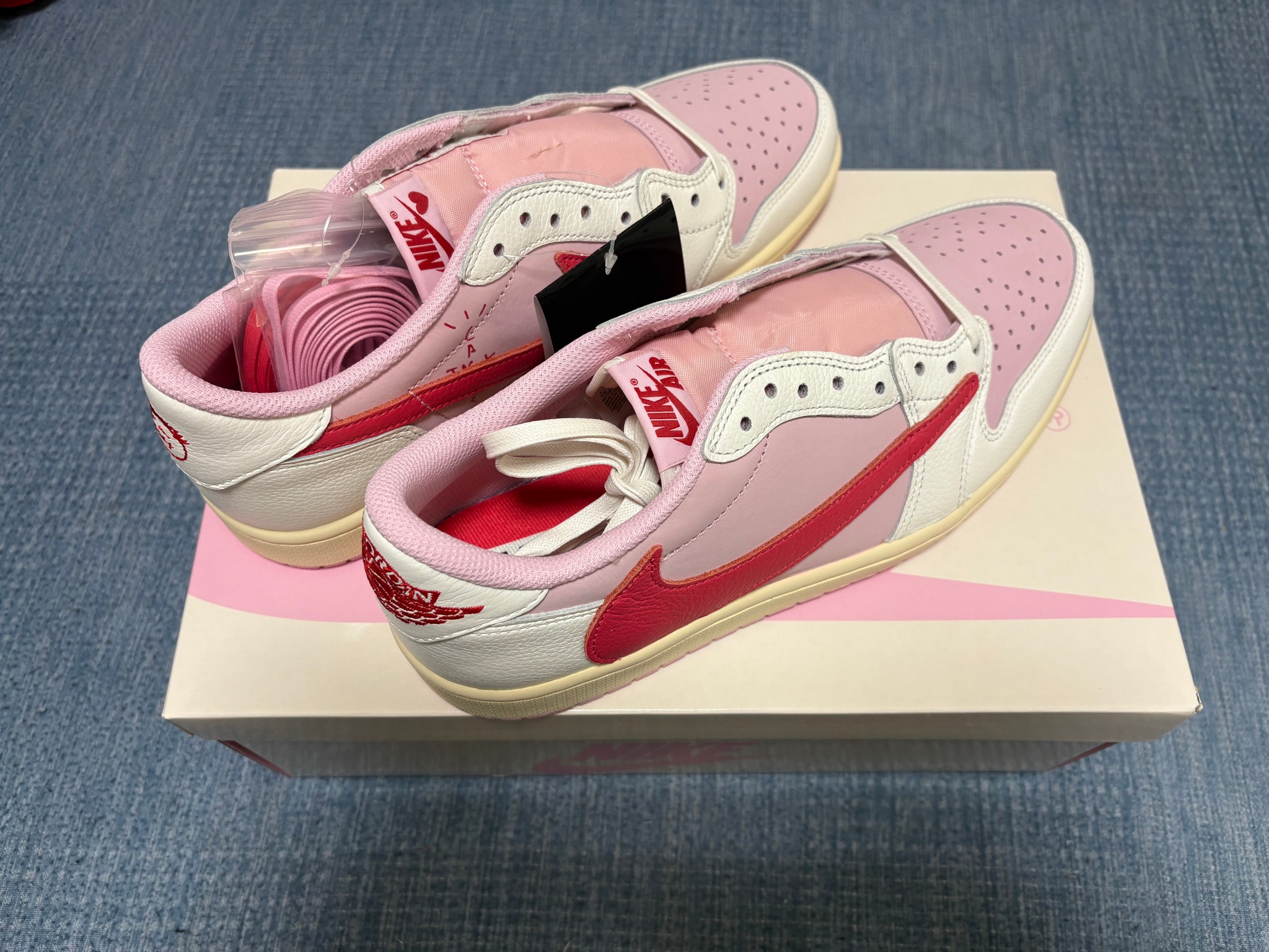 Travis Scott × Nike Air Jordan 1 Retro Low OG "Sail/Tropical Pink"