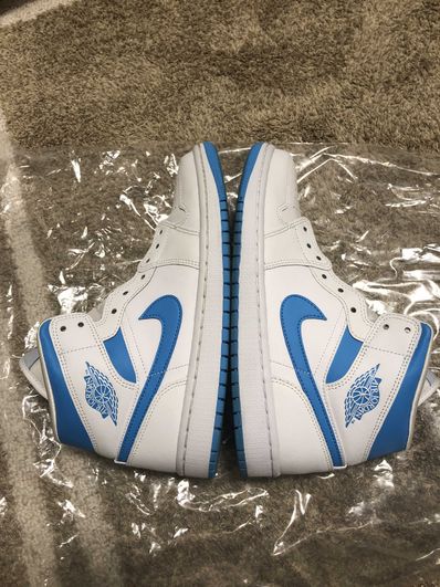 Nike Women's Air Jordan 1 Mid "UNC"