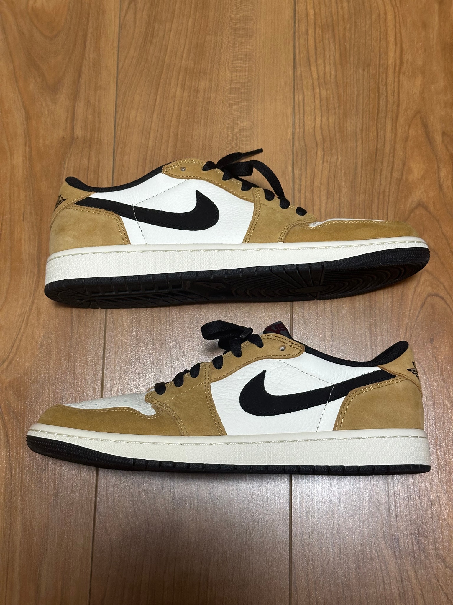 Nike Air Jordan 1 Low OG "Rookie of the Year/Sail and Golden Harvest"
