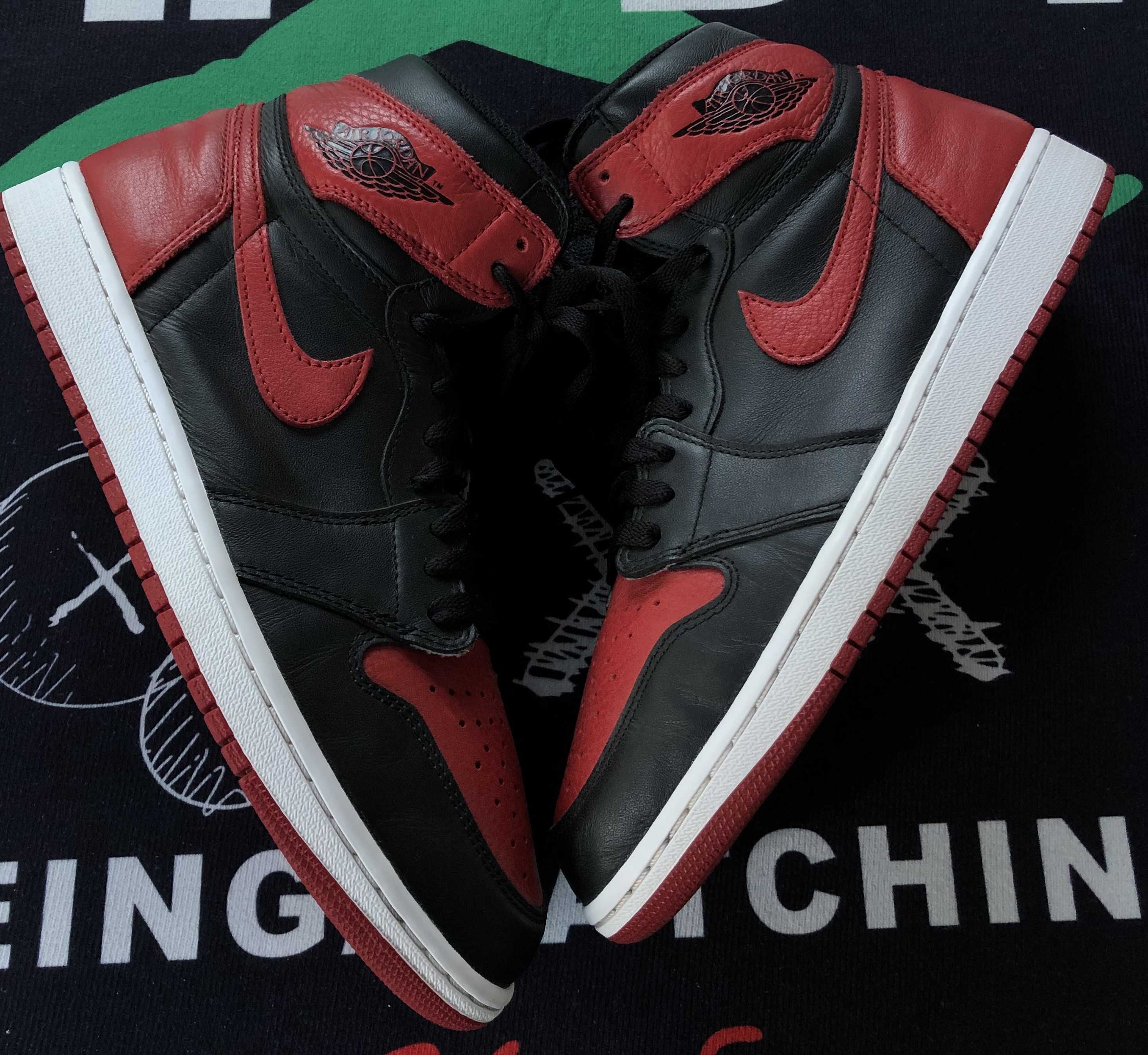 Nike Air Jordan 1 Retro High OG "Bred/Banned" (2016)