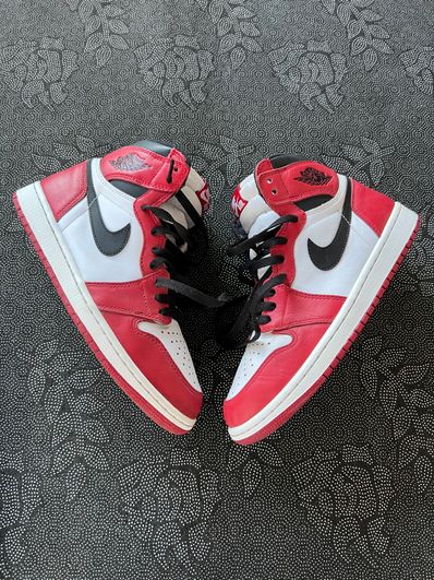 Nike Air Jordan 1 Retro High "Chicago" (2015)