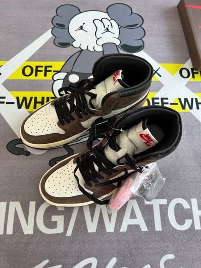 Travis Scott × Nike Air Jordan 1 Retro High OG TS SP "Sail/Dark Mocha"
