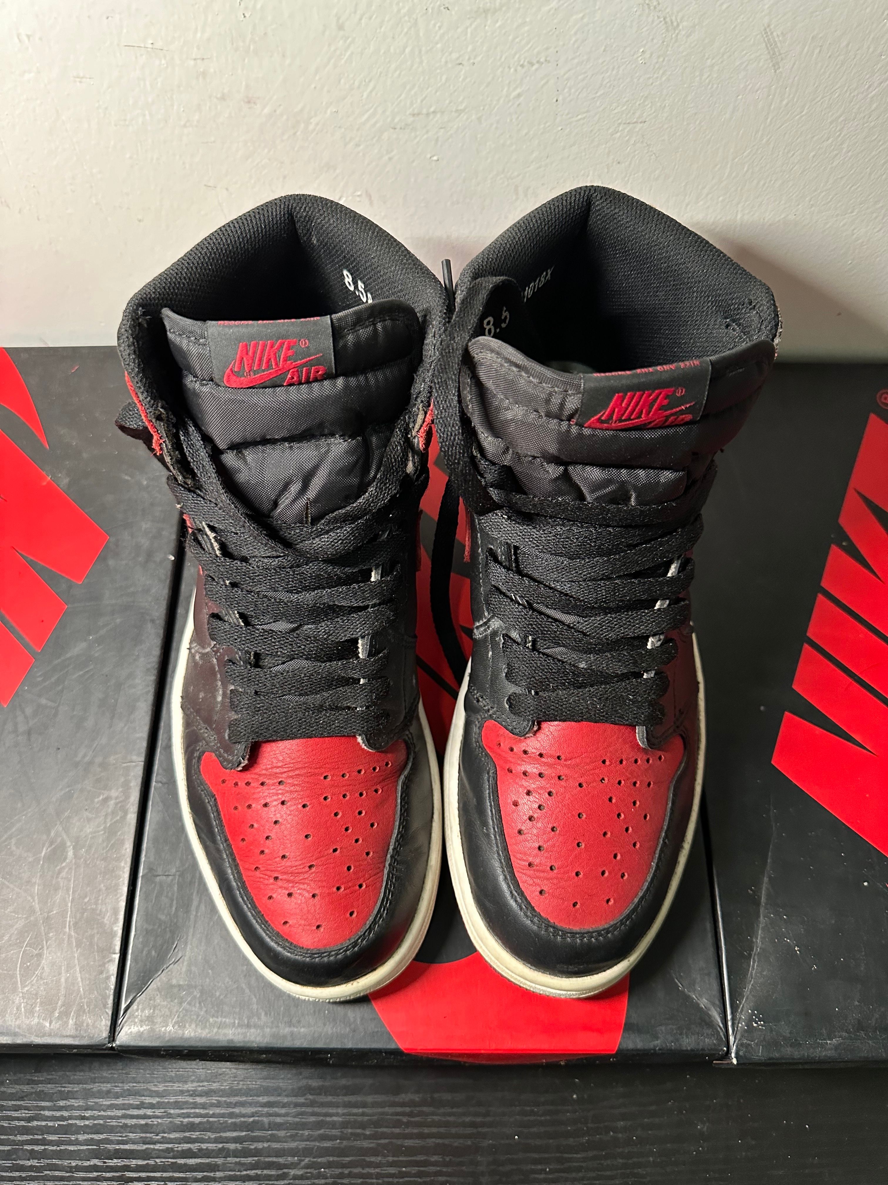 Nike Air Jordan 1 Retro High OG "Bred/Banned" (2016)