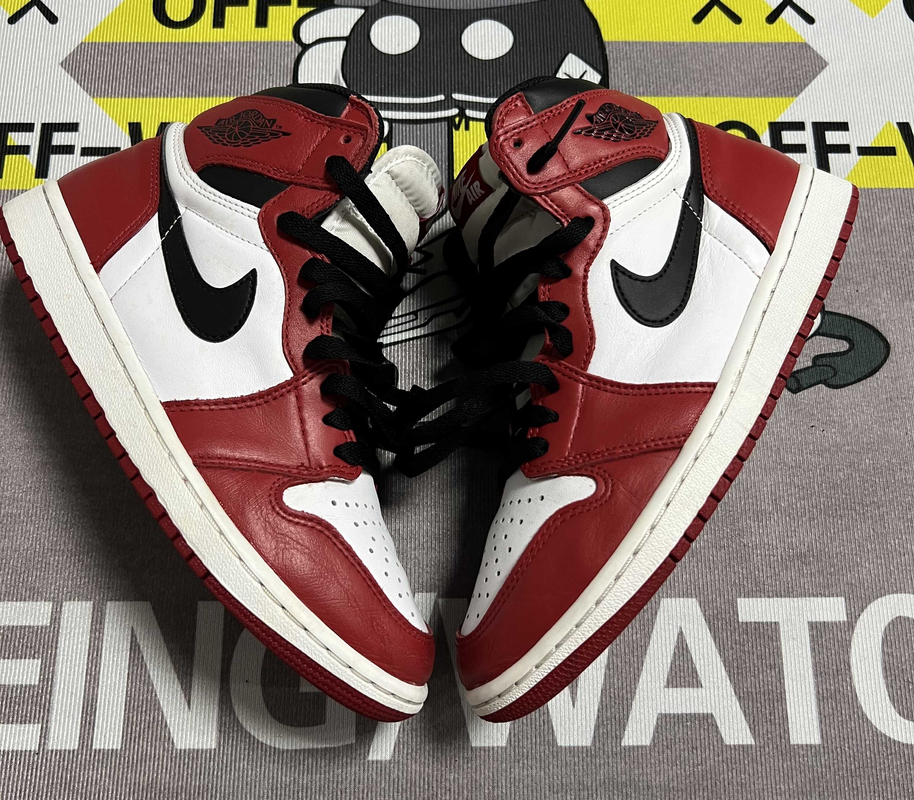 Nike Air Jordan 1 Retro High "Chicago" (2015)