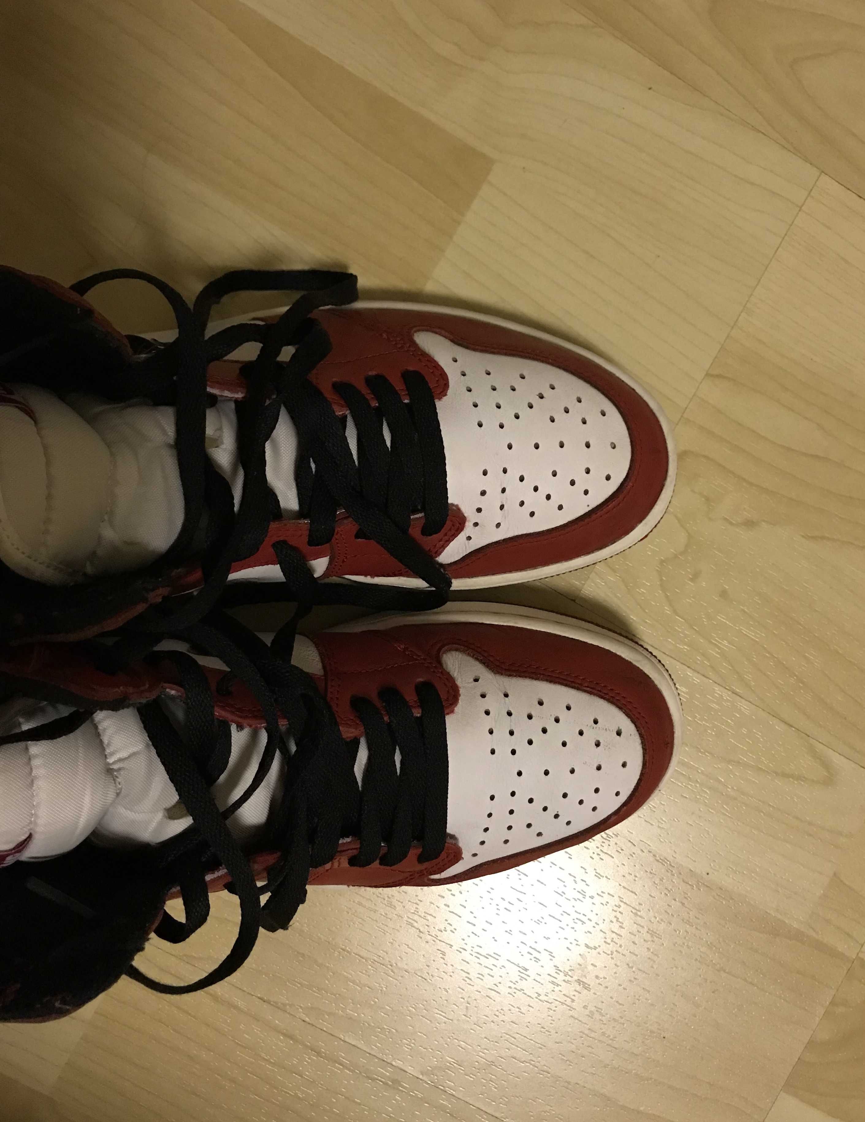 Nike Air Jordan 1 Retro High "Chicago" (2015)