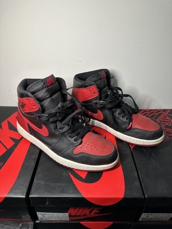 Nike Air Jordan 1 Retro High OG "Bred/Banned" (2016)