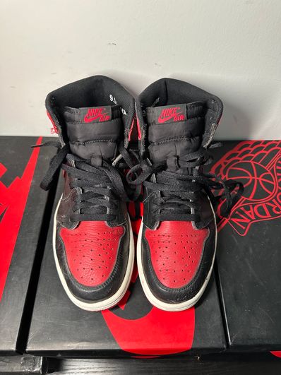 Nike Air Jordan 1 Retro High OG "Bred/Banned" (2016)