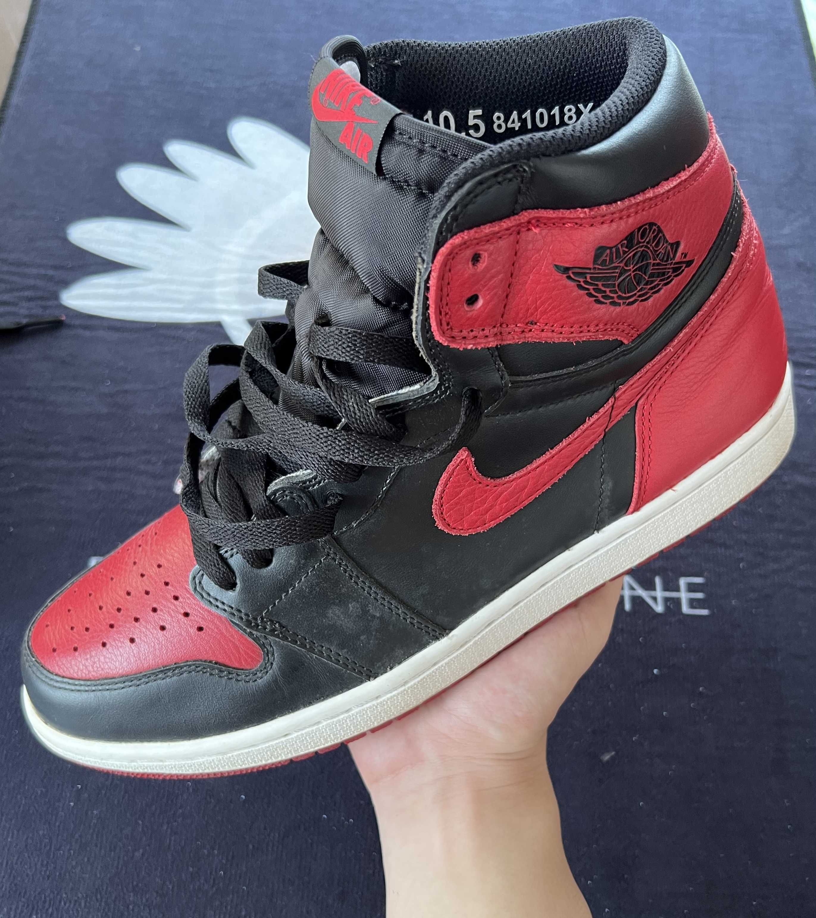 Nike Air Jordan 1 Retro High OG "Bred/Banned" (2016)