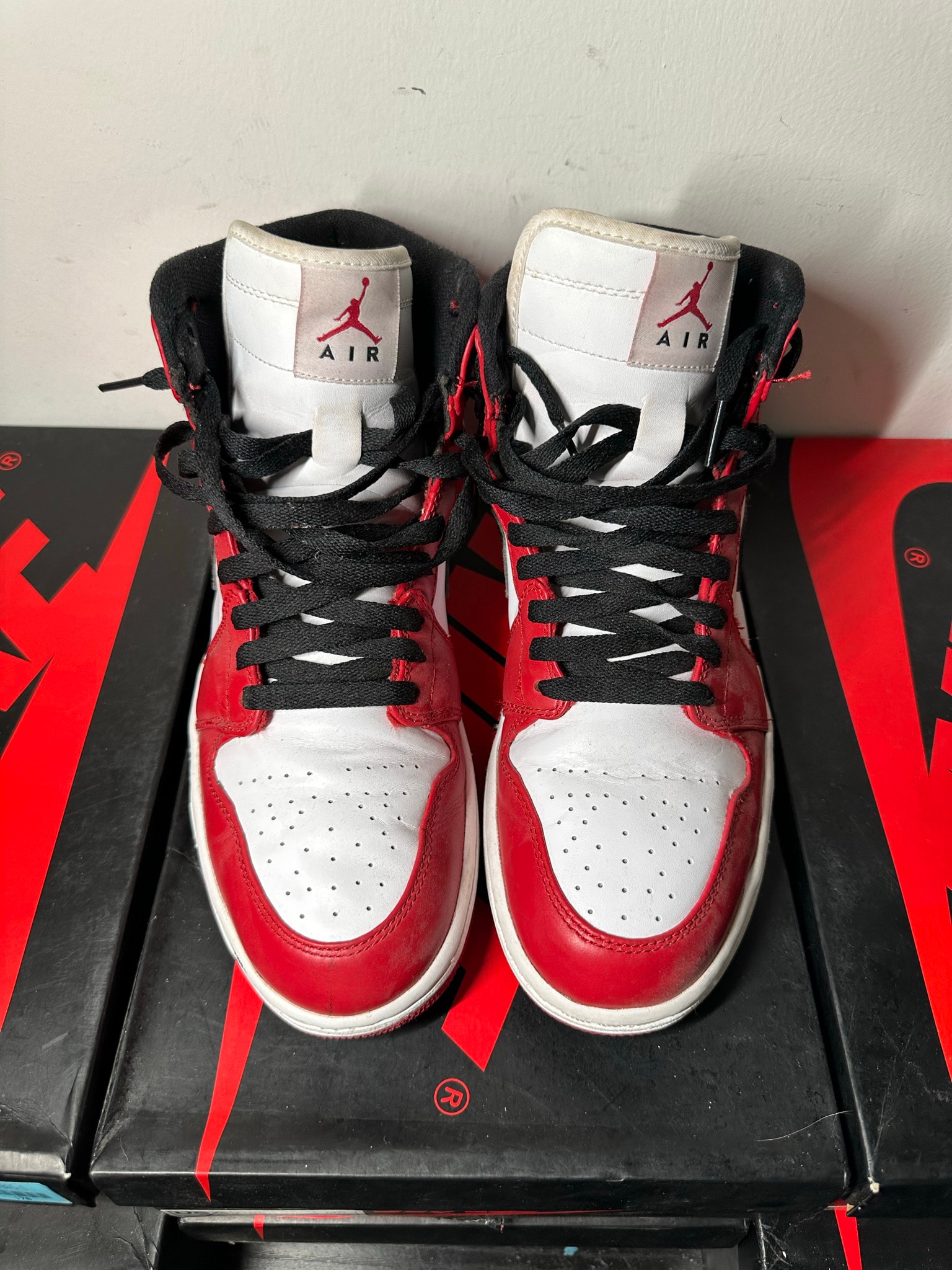Nike Air Jordan 1 Retro High "Chicago" (2013)
