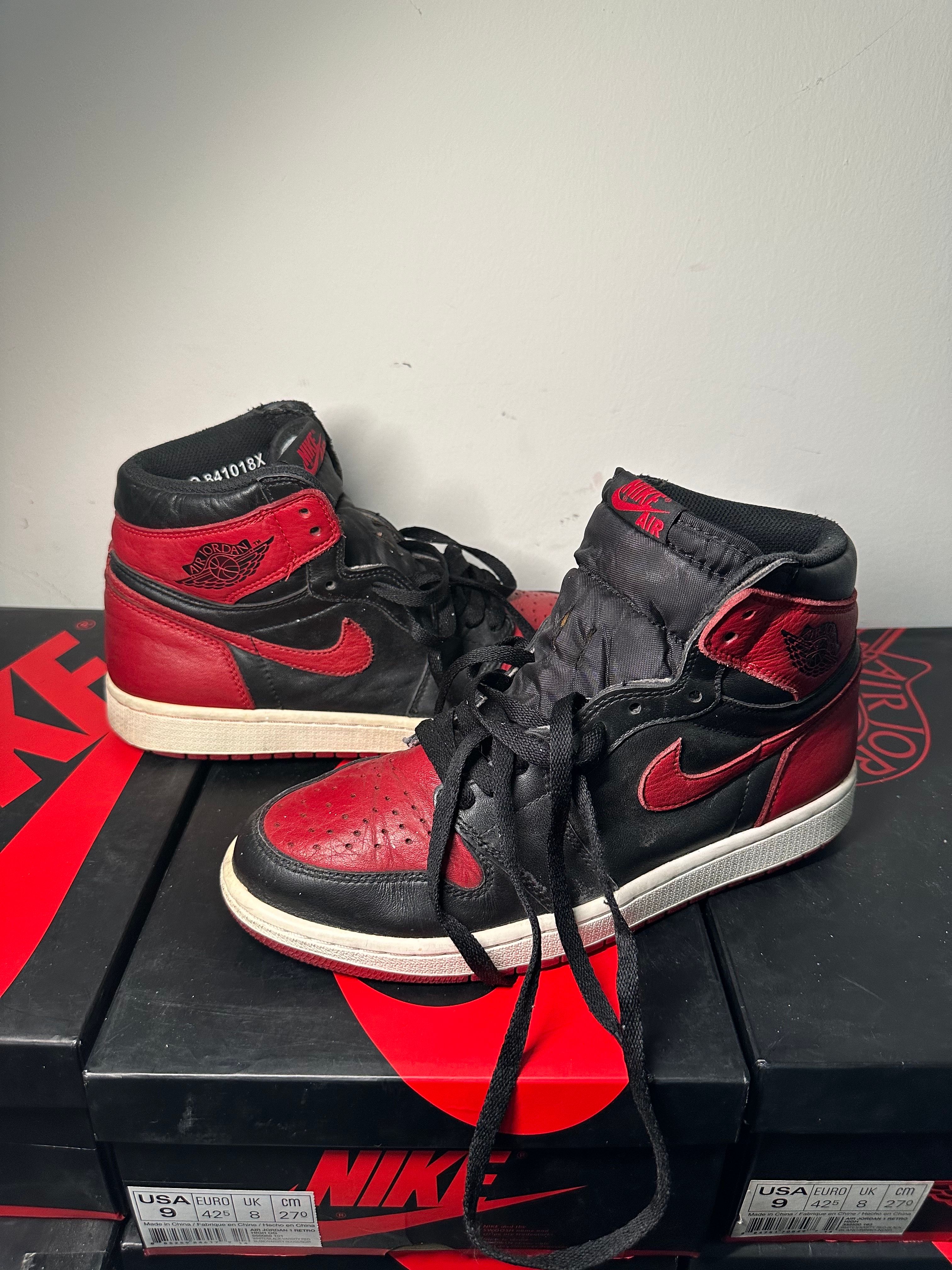 Nike Air Jordan 1 Retro High OG "Bred/Banned" (2016)