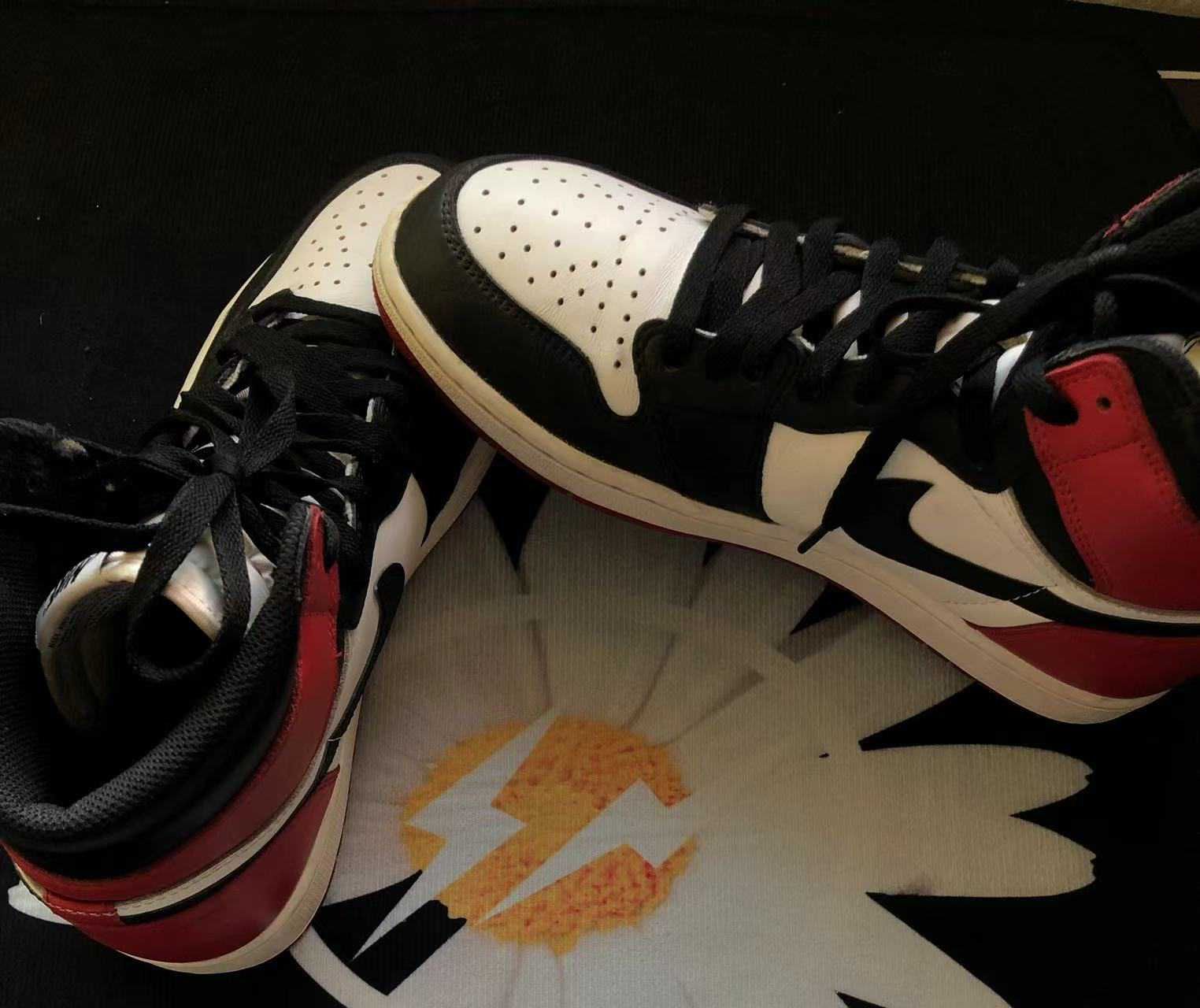 Nike Air Jordan 1 Retro High OG "Black Toe"(2016)