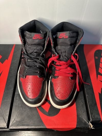 Nike Air Jordan 1 Retro High OG "Bred/Banned" (2016)