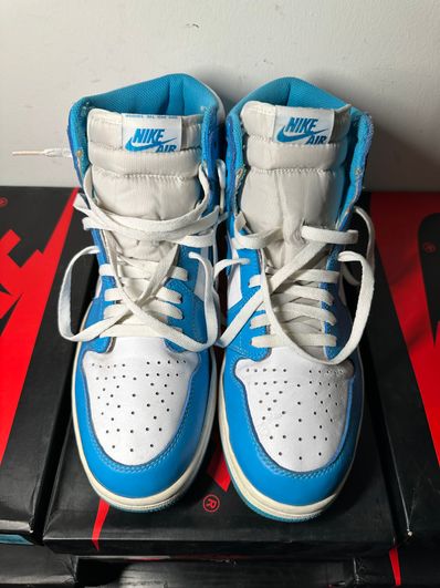 Nike Air Jordan 1 Retro High "UNC"