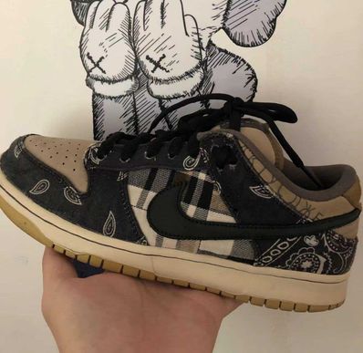 Travis Scott × Nike SB Dunk Low "Black/Parachute Beige"