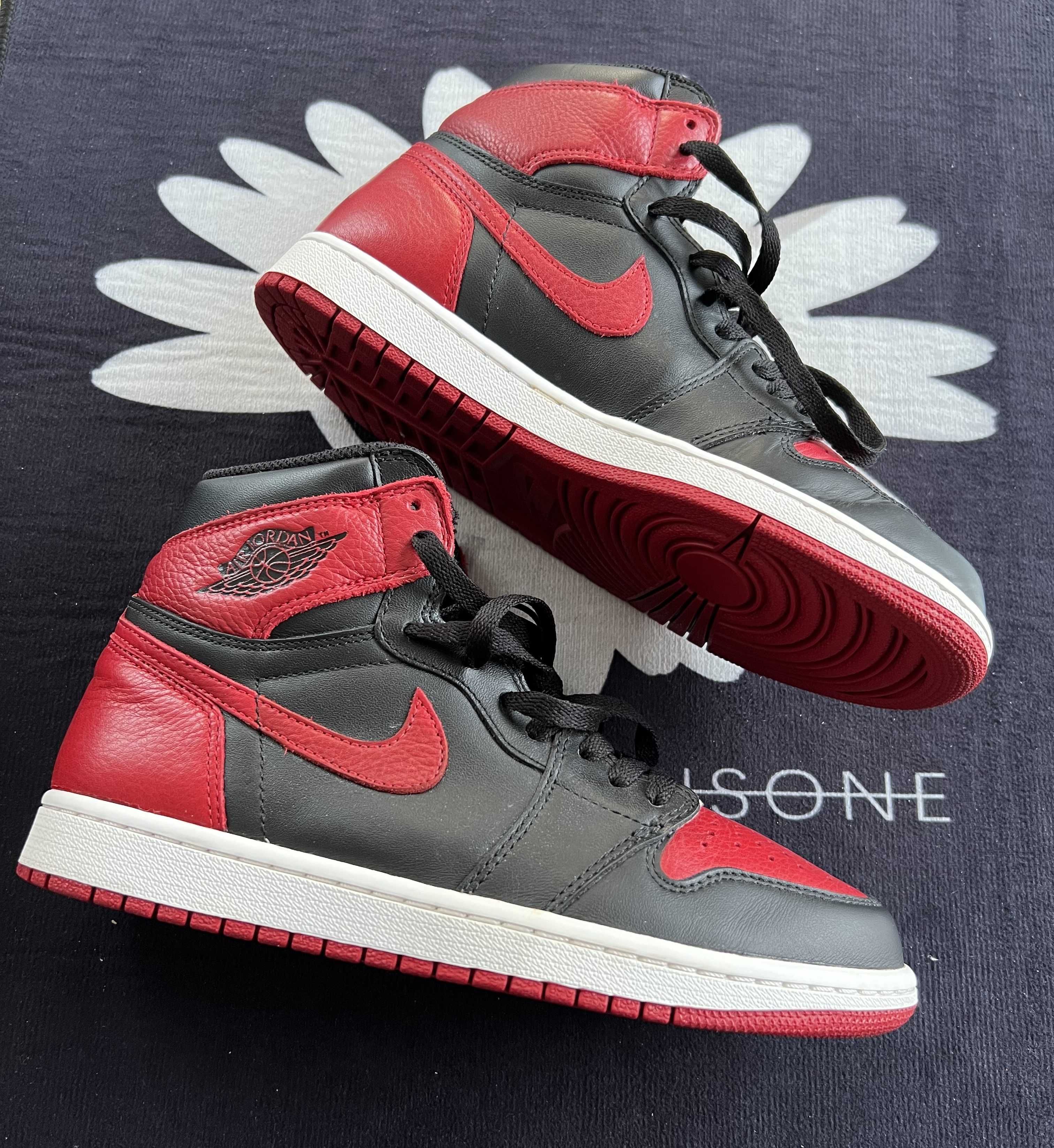 Nike Air Jordan 1 Retro High OG "Bred/Banned" (2016)