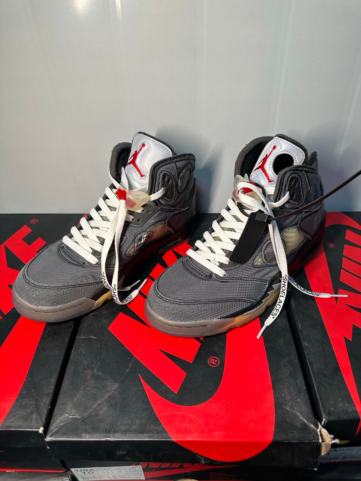 Off-White × Nike Air Jordan 5 "Black/Muslin/Fire Red"