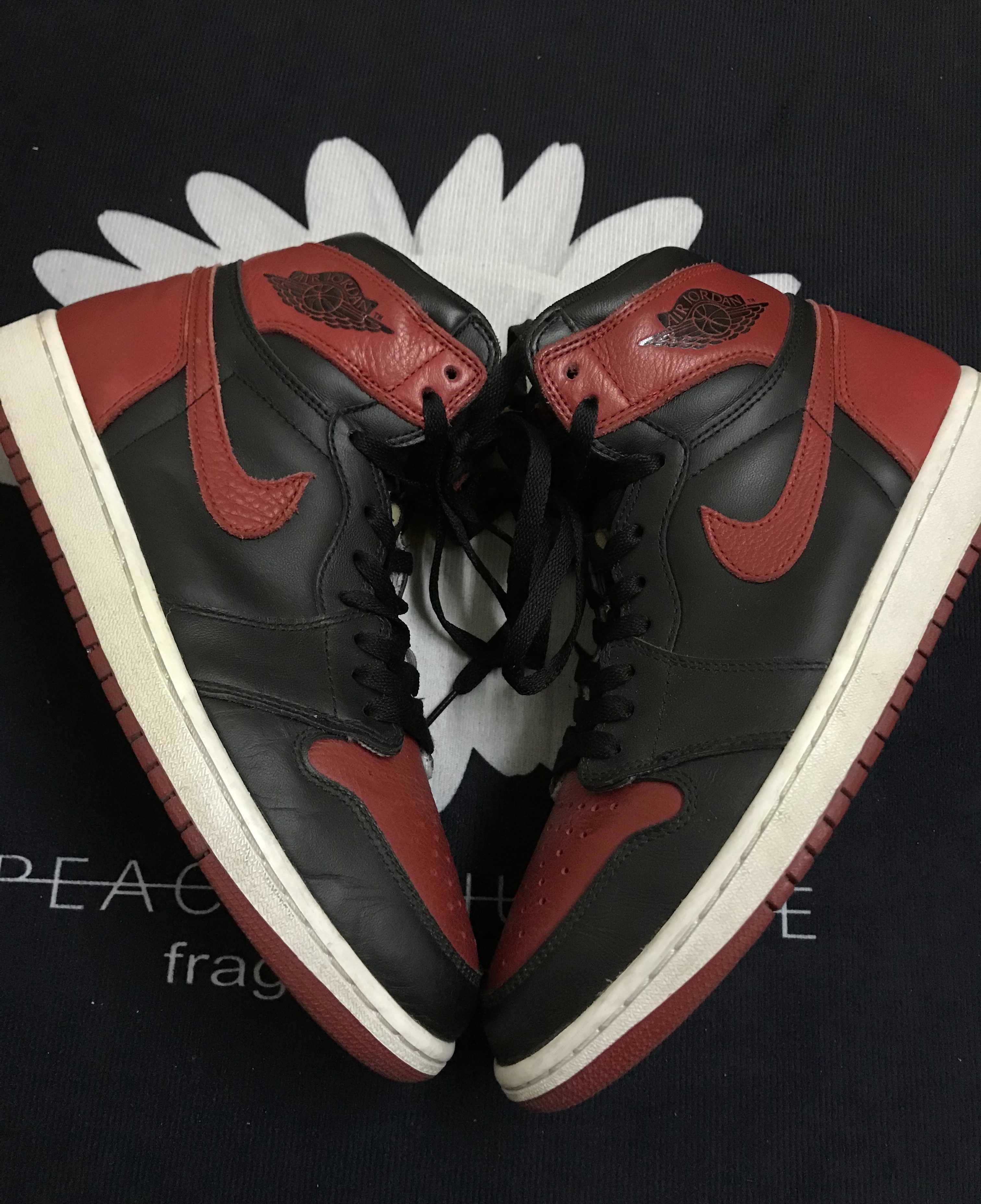 Nike Air Jordan 1 Retro High OG "Bred/Banned" (2016)