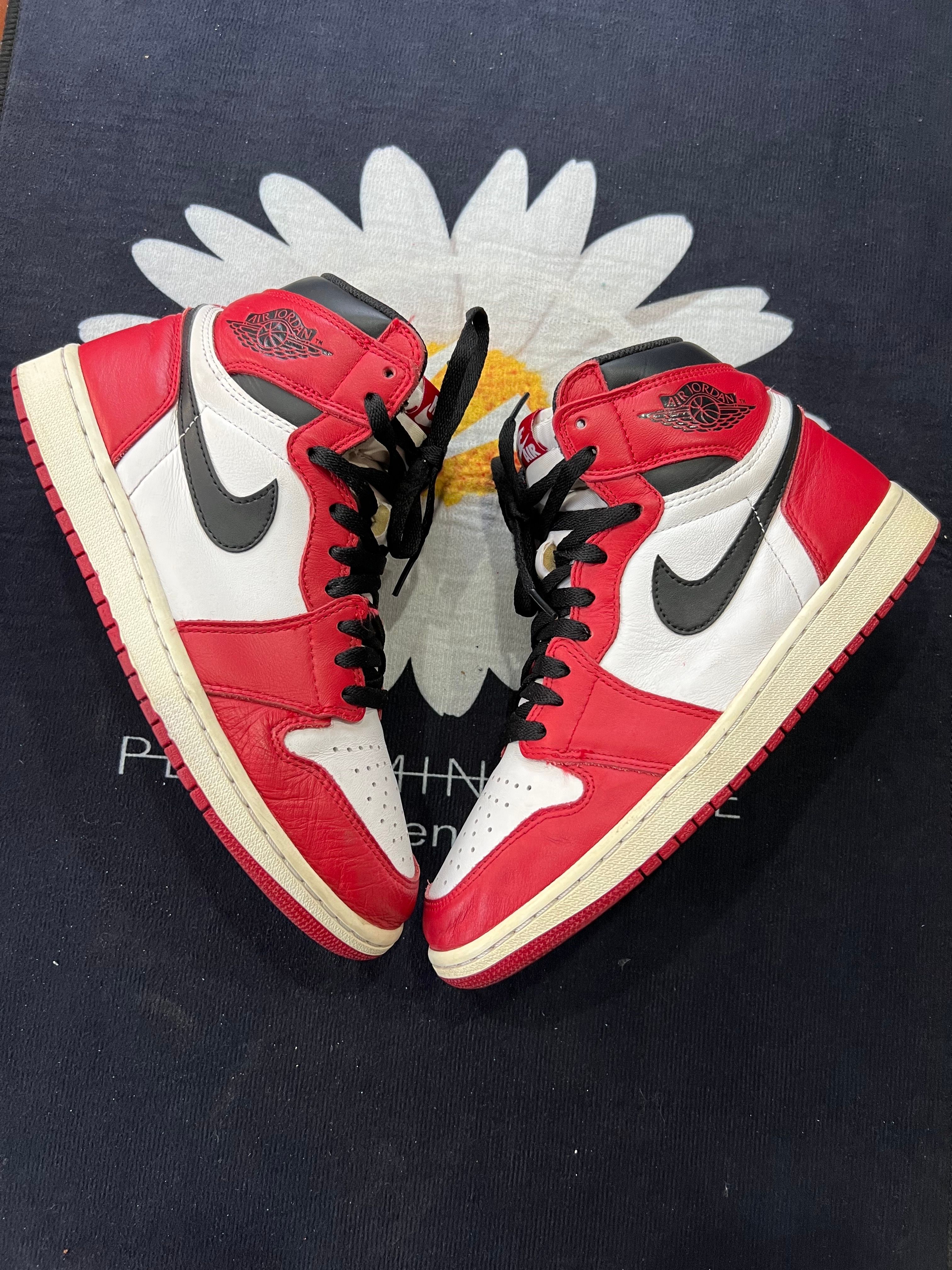 Nike Air Jordan 1 Retro High "Chicago" (2015)