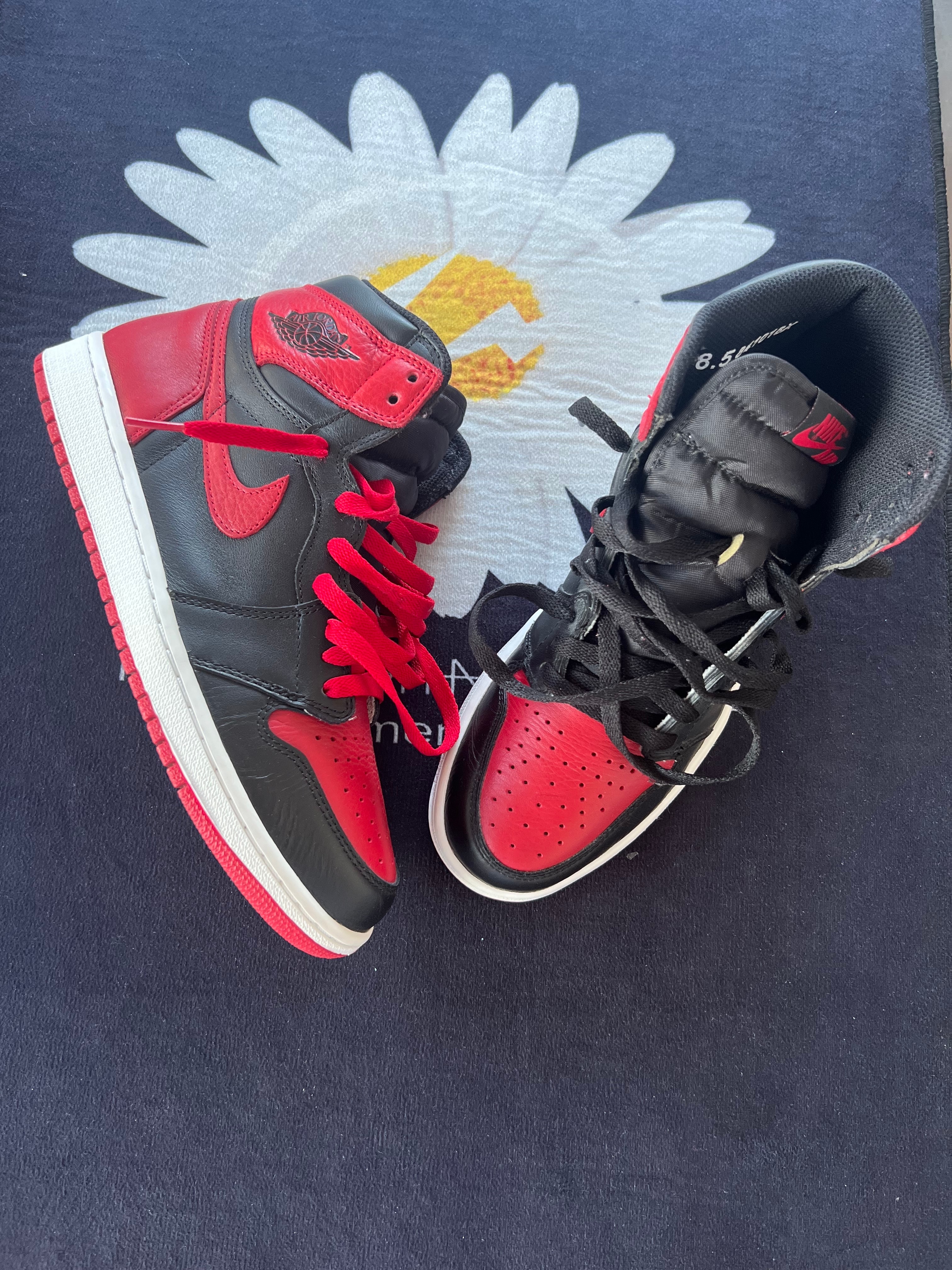 Nike Air Jordan 1 Retro High OG "Bred/Banned" (2016)