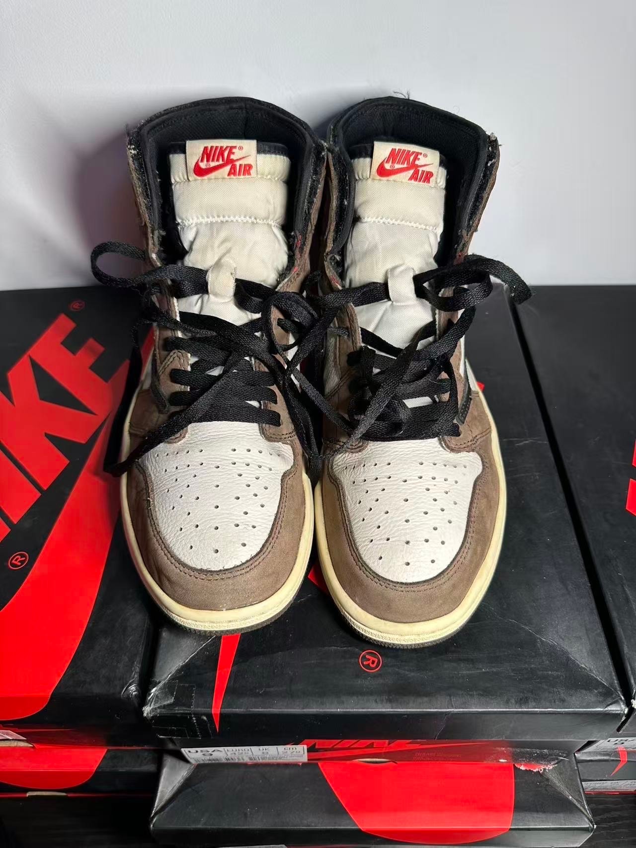 Travis Scott × Nike Air Jordan 1 Retro High OG TS SP "Sail/Dark Mocha"