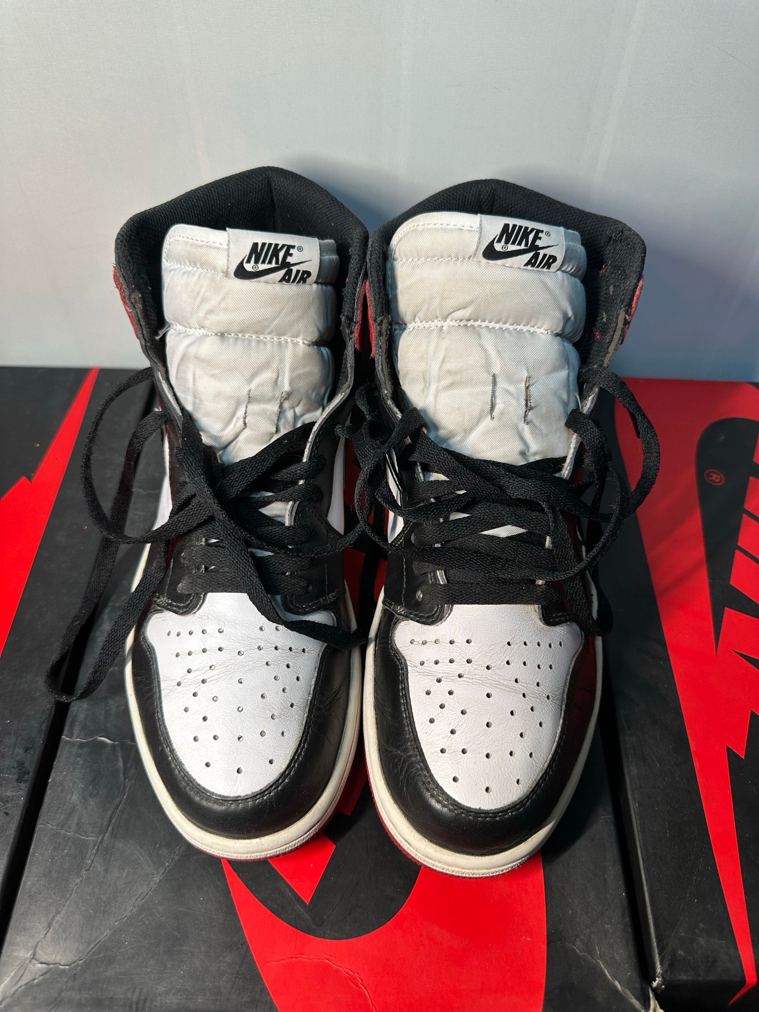 Nike Air Jordan 1 Retro High OG "Black Toe"