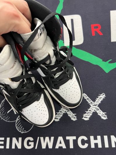 Nike Air Jordan 1 Retro High OG "Black Toe"(2016)