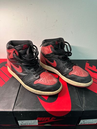 Nike Air Jordan 1 Retro High OG "Bred/Banned" (2016)