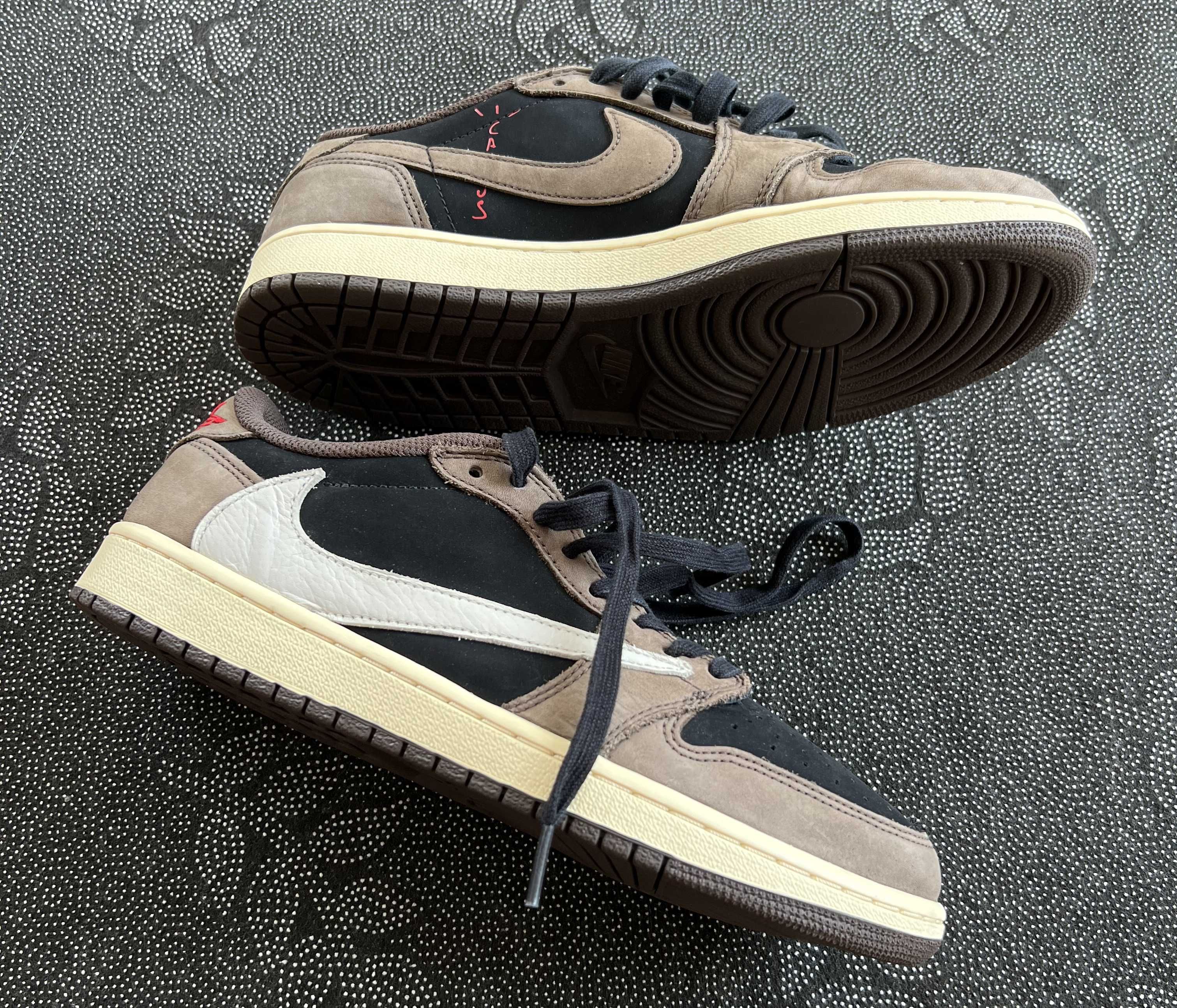 Travis Scott × Nike Air Jordan 1 Low OG SP-T "Black/Dark Mocha"