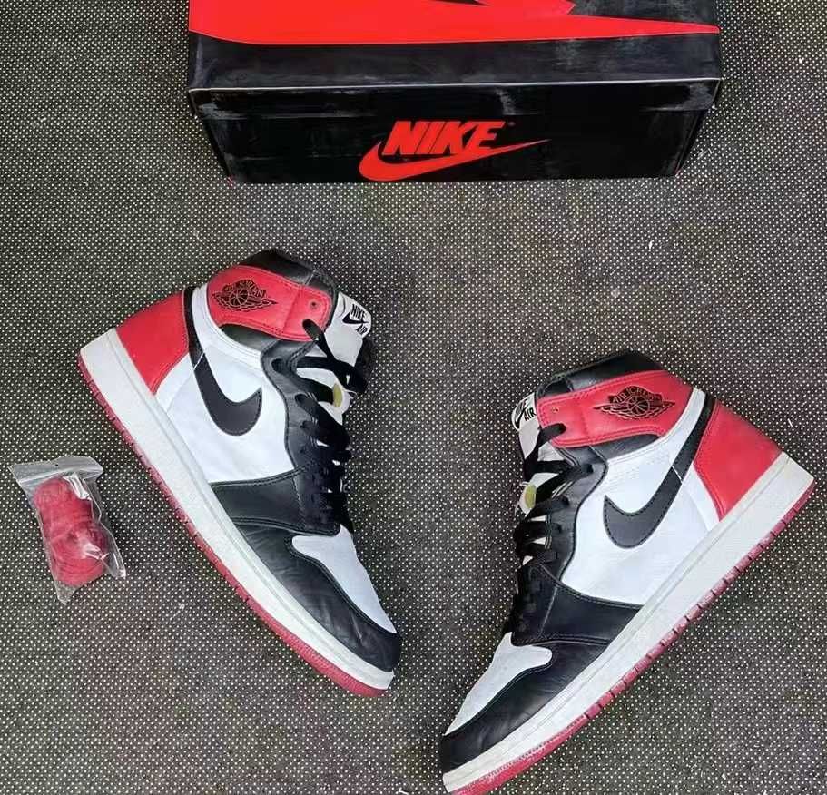 Nike Air Jordan 1 Retro High OG "Black Toe"(2016)