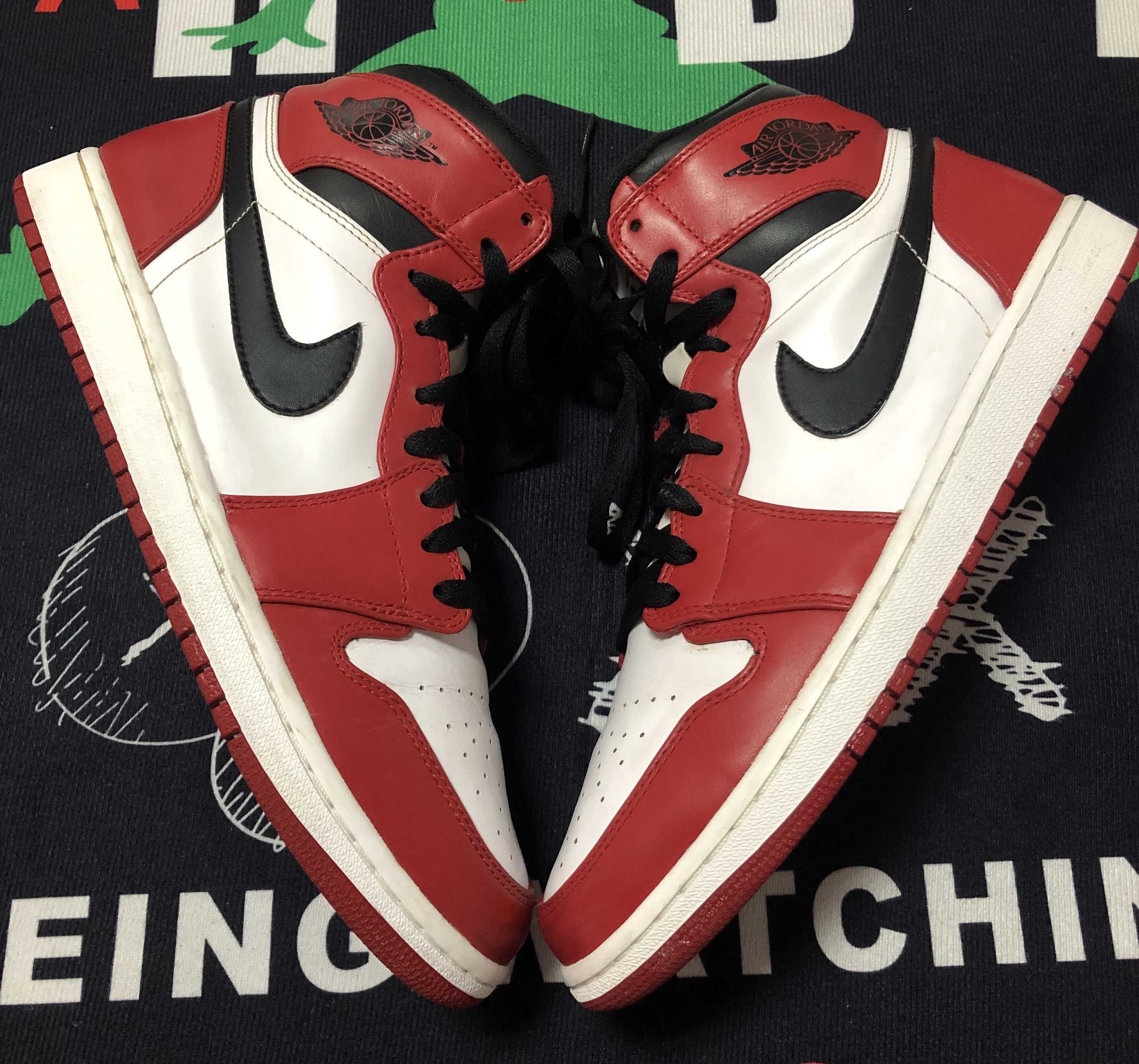 Nike Air Jordan 1 Retro High "Chicago" (2013)