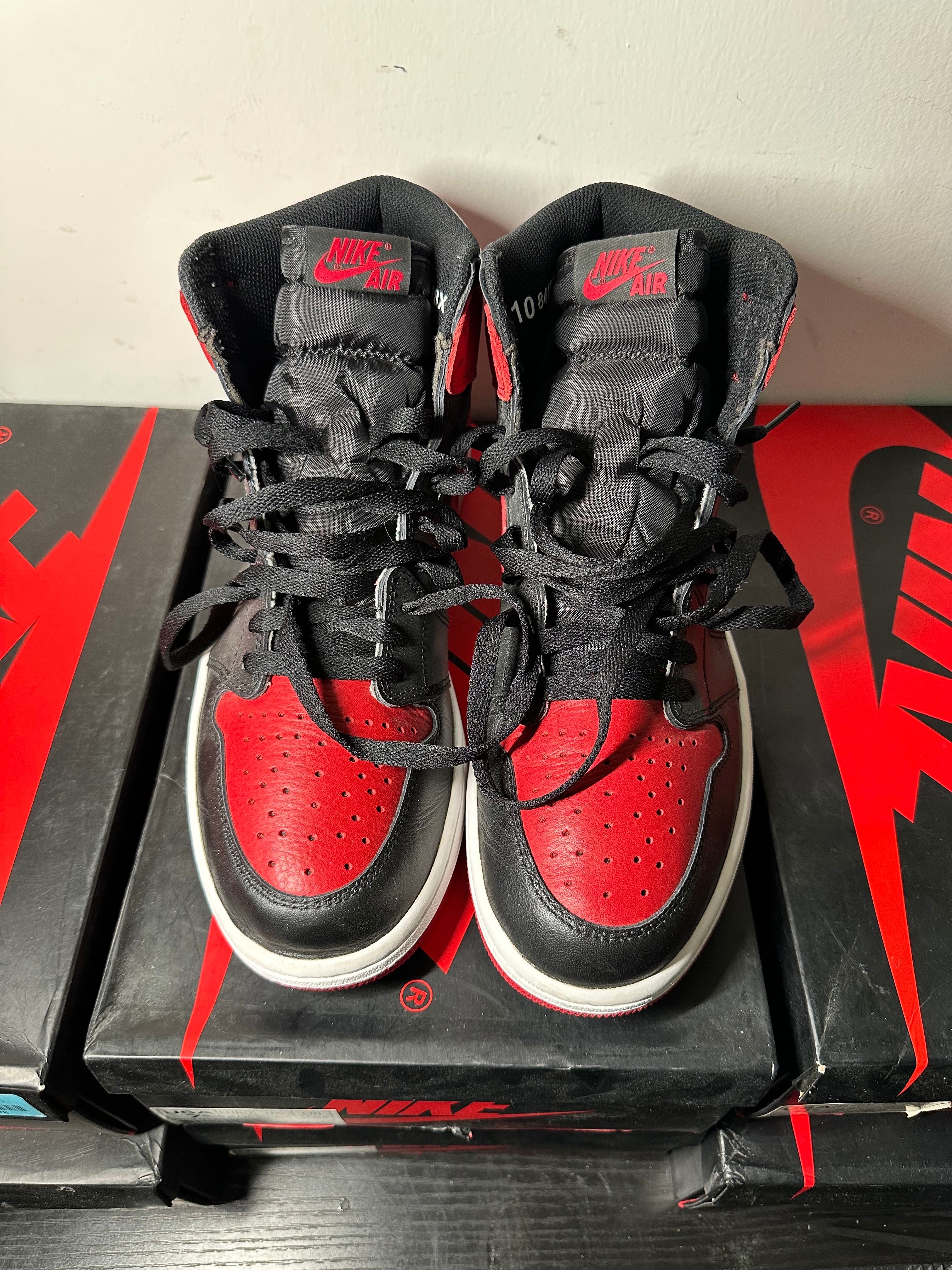 Nike Air Jordan 1 Retro High OG "Bred/Banned" (2016)