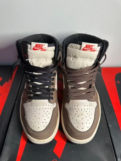 Travis Scott × Nike Air Jordan 1 Retro High OG TS SP "Sail/Dark Mocha"