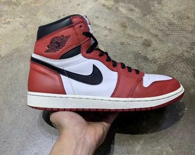 Nike Air Jordan 1 Retro High "Chicago" (2015)