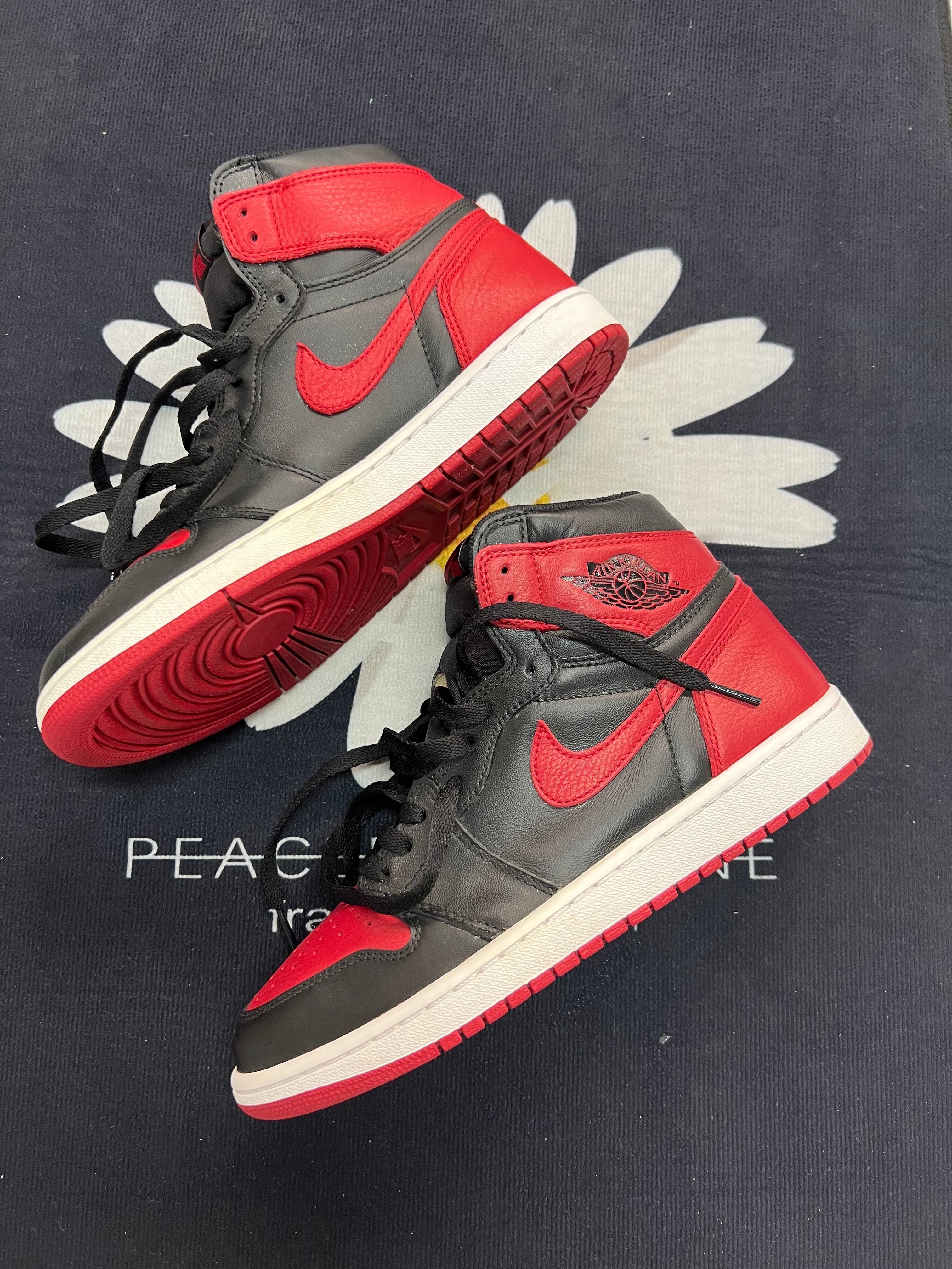 Nike Air Jordan 1 Retro High OG "Bred/Banned" (2016)